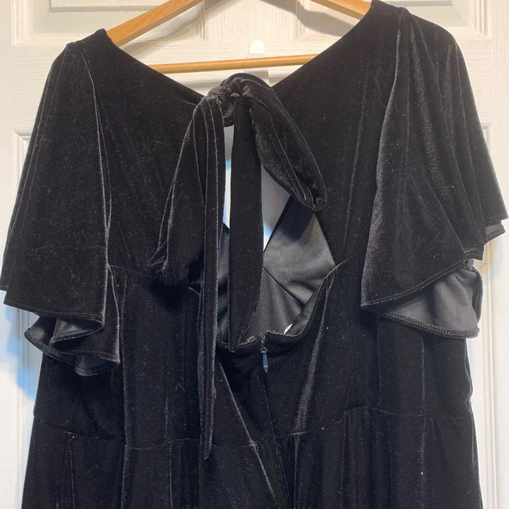 Azazie Maxi Dress 26 Black Velvet Flutter Sleeve Tie Back Formal Gown Pockets